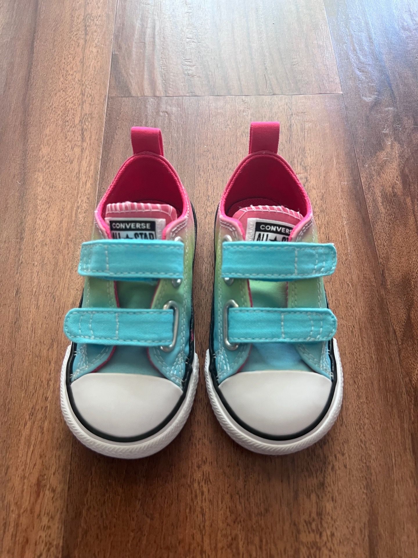 Toddler converse size 6