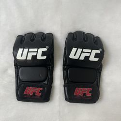 UFC MMA Fight Black Gloves - Brand New - Size One Size
