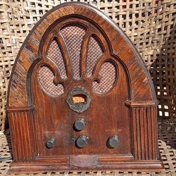 ANTIQUE REPLICA CATHEDRAL RADIO