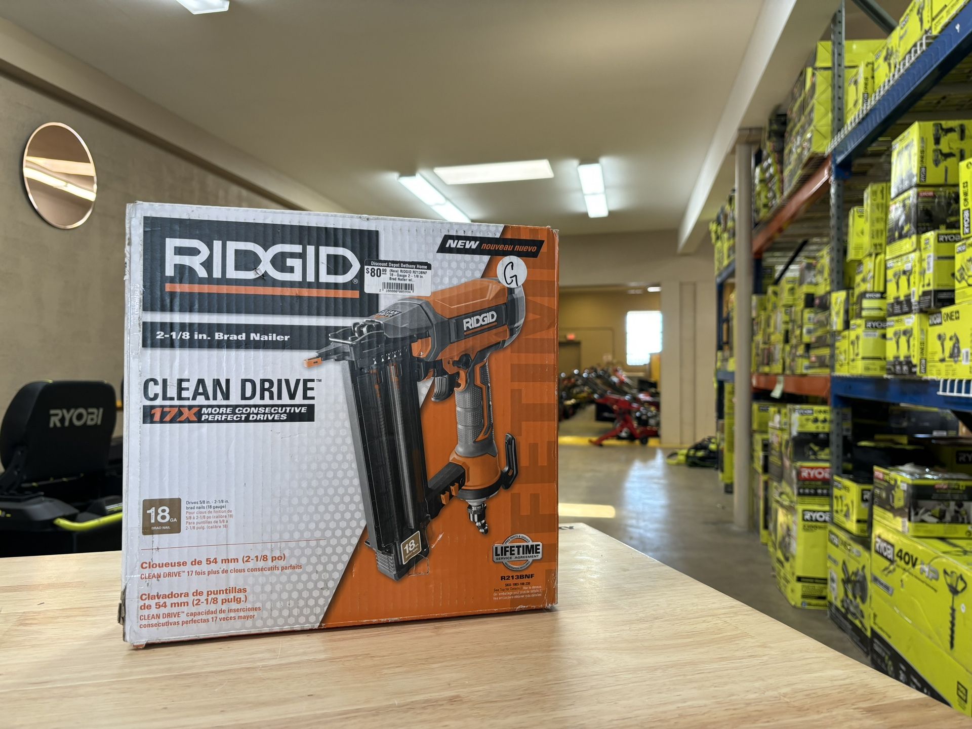 (New) Ridgid R213BNF 18-Gauge 2-1/8 In. Brad Nailer W/ CLEAN DRIVE  Technology Tool Bag & Sample Nails 