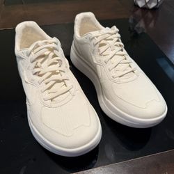 AHNU Sequence 1.1 Sport Size 10.5 New VHTV