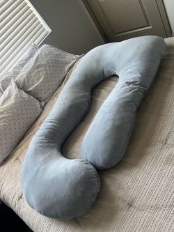 Pregnancy pillow