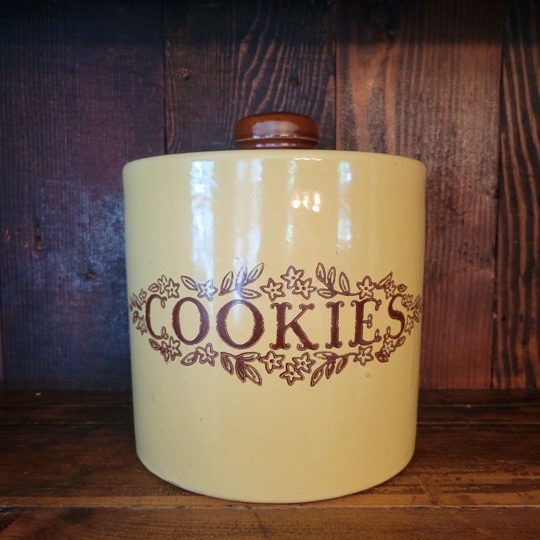 Vintage Cookie MCM Mid-century 70s Cottage Core Ceramic Cookie Jar