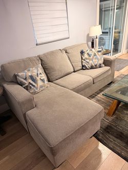 L-shaped Grey couch, Like New!
