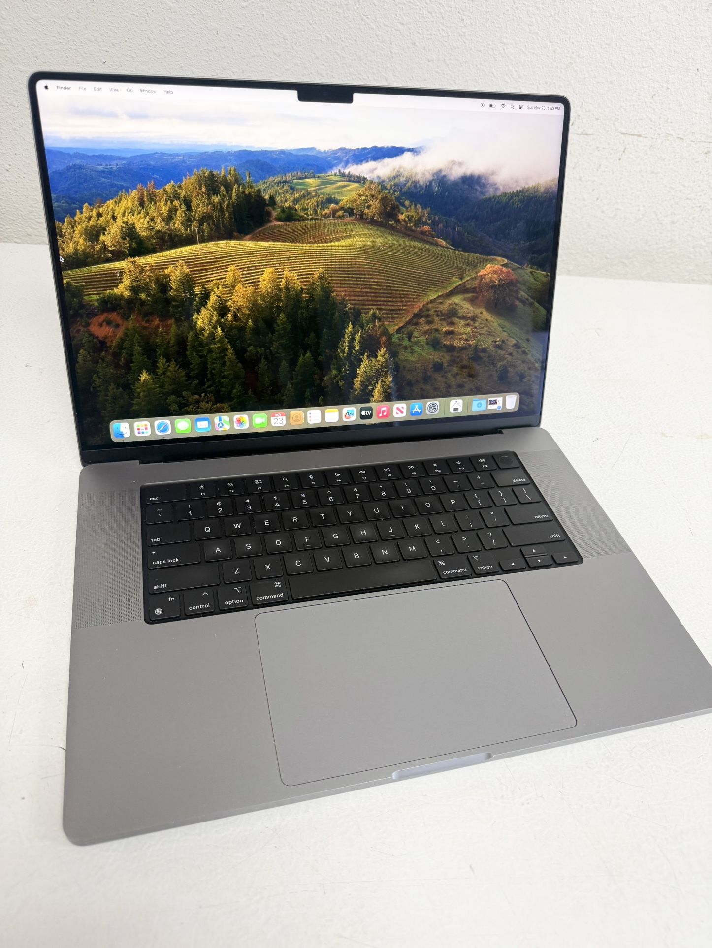 Apple 2021 MacBook Pro π» 16-inch M1 Pro 16Gb/1TB SSD Laptop π»