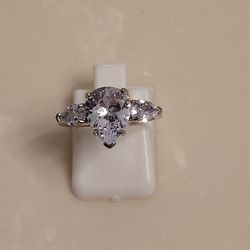 925 Silver and CZ Teardrop Ring Size 6
