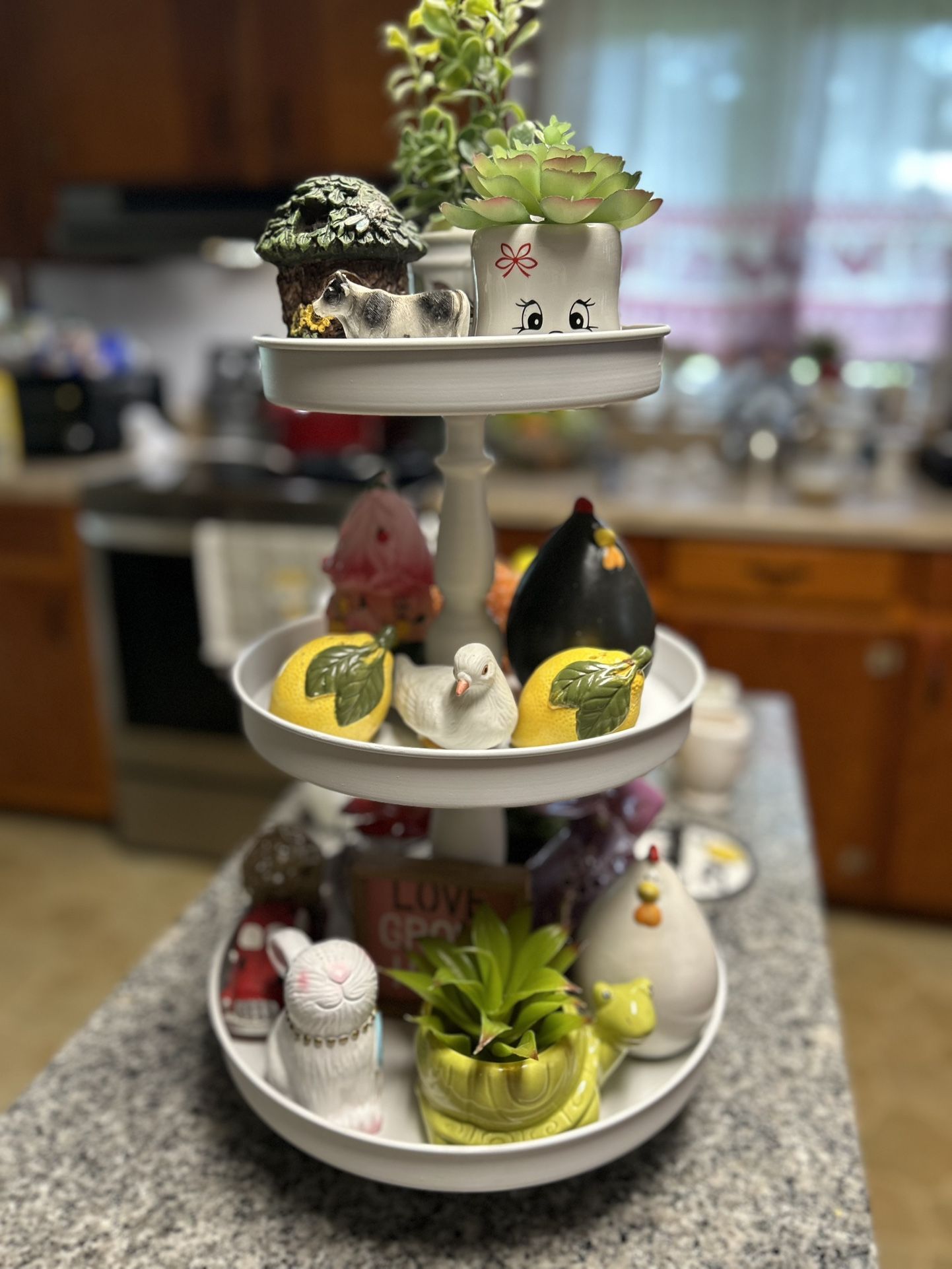 Tiered Tray & Decorations