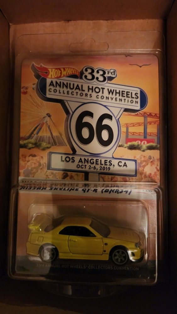Hot Wheels Convention Yellow Skyline R-34