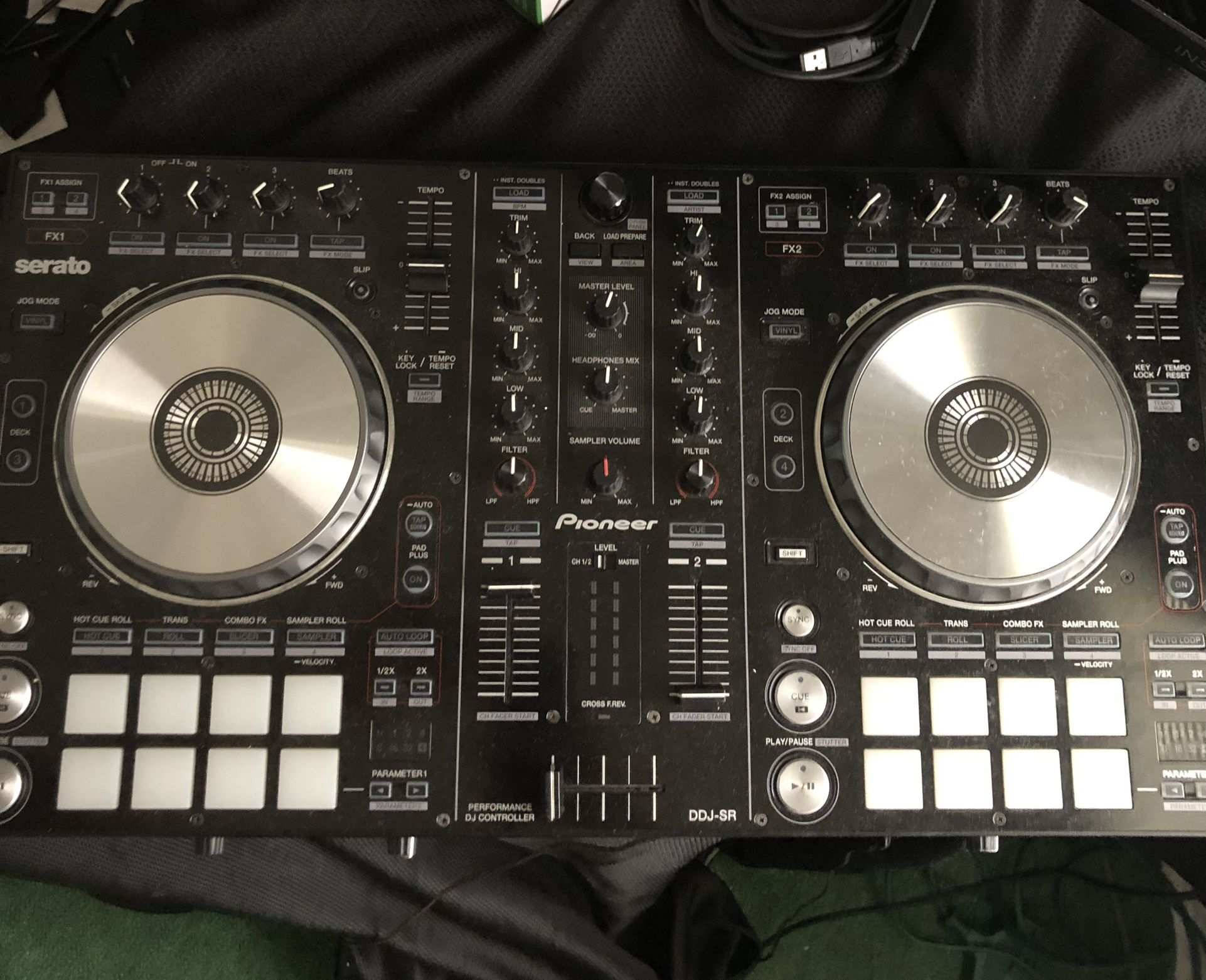 Pioneer DDJ SR1 Controller