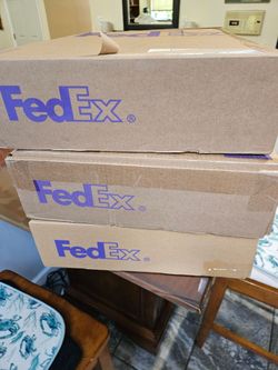 Laptop shipping boxes with foam