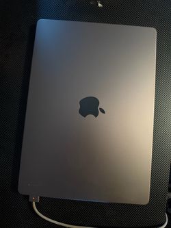 14 inch MacBook Pro M2 Chip
