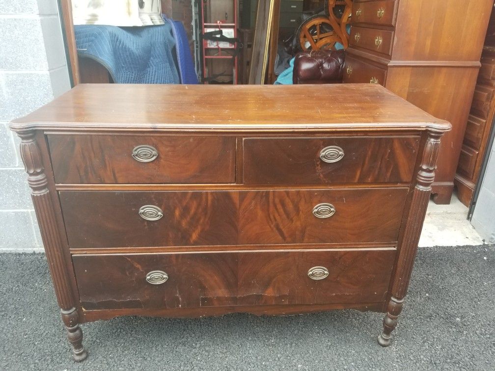 Dresser, chest