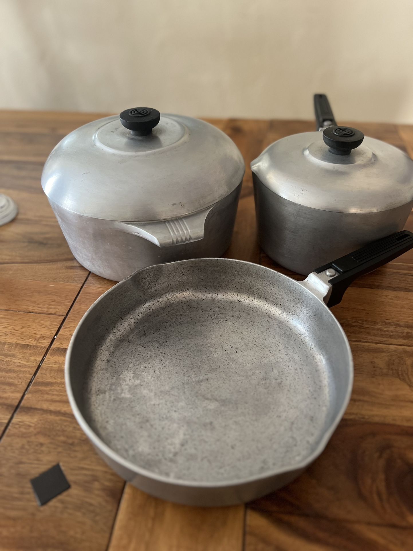5 Piece Magnalite Cookware.