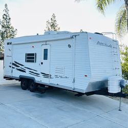 2005 Attitude Toy Hauler 24ft,  Generator… Fuel Station… Lots Of Garage Space 