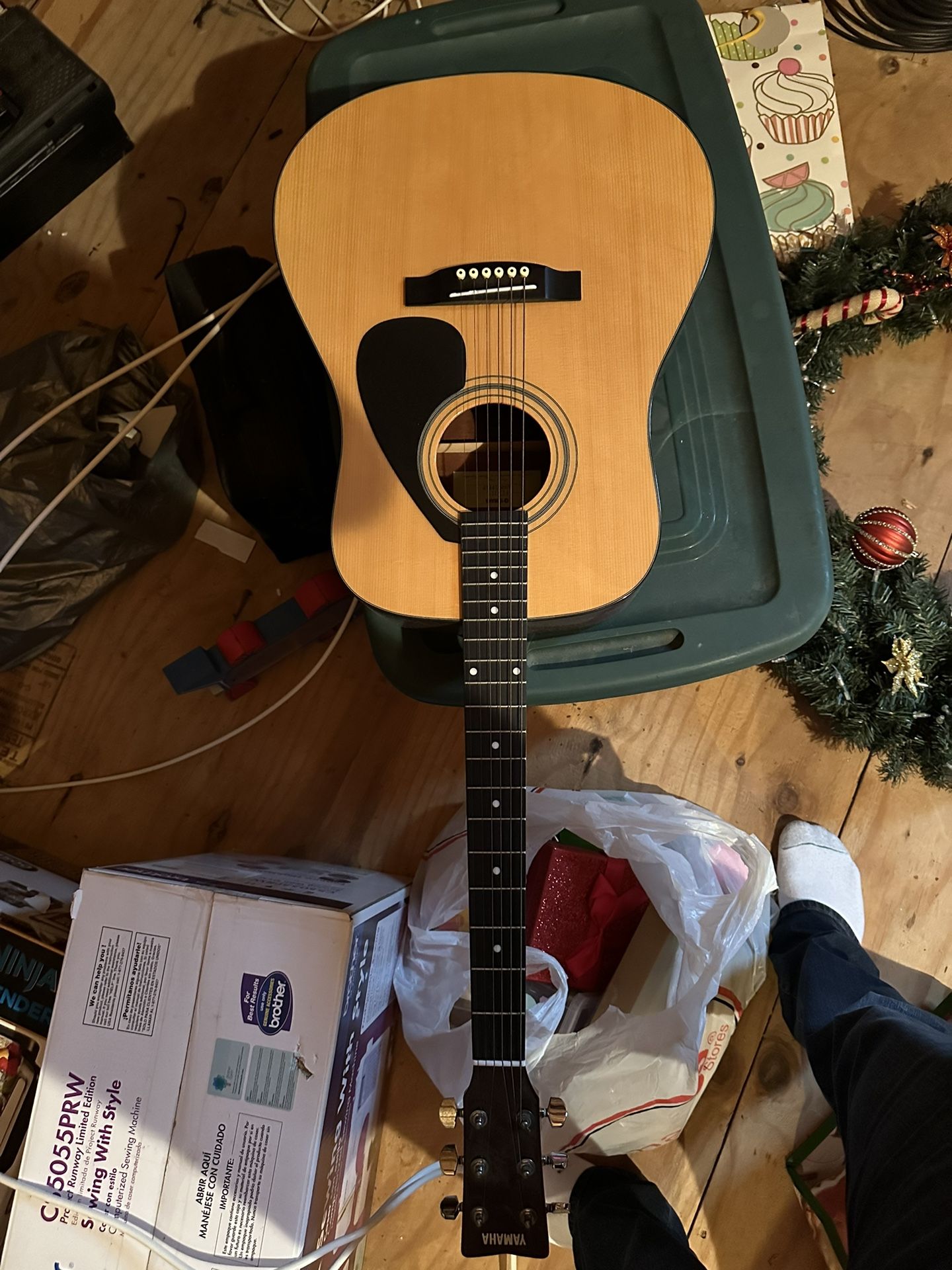 Yamaha Acoustic Guitar