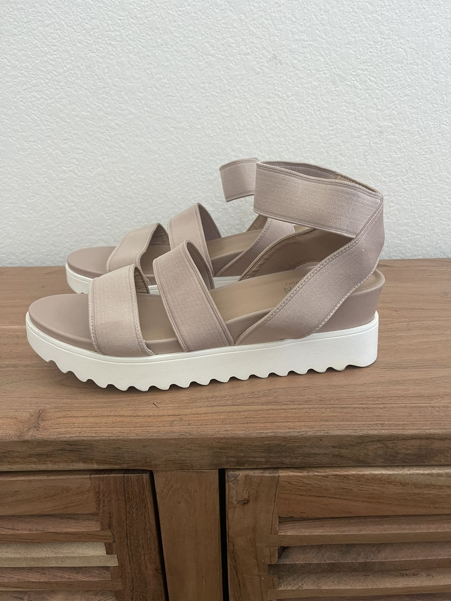 Keanna wedge sandal steve parsimonious madden