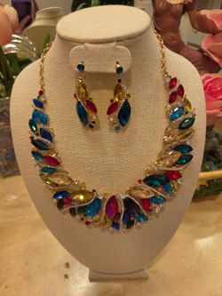 MULTI NECKLACE SET