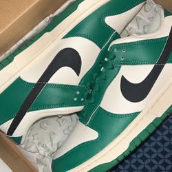 Nike Dunk Low Lottery Green Size 9