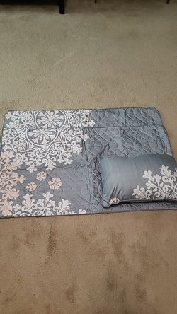 New, never used set of King sized pillow shams with matching pillow.