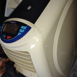 SoleUSAir Portable Air conditioner ... It's Getting Hot This Is Gonna Fly For 150 Best Offer 