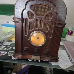 Limited edition old style radio