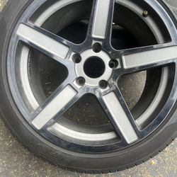 17in Black Rims With Perili Tires