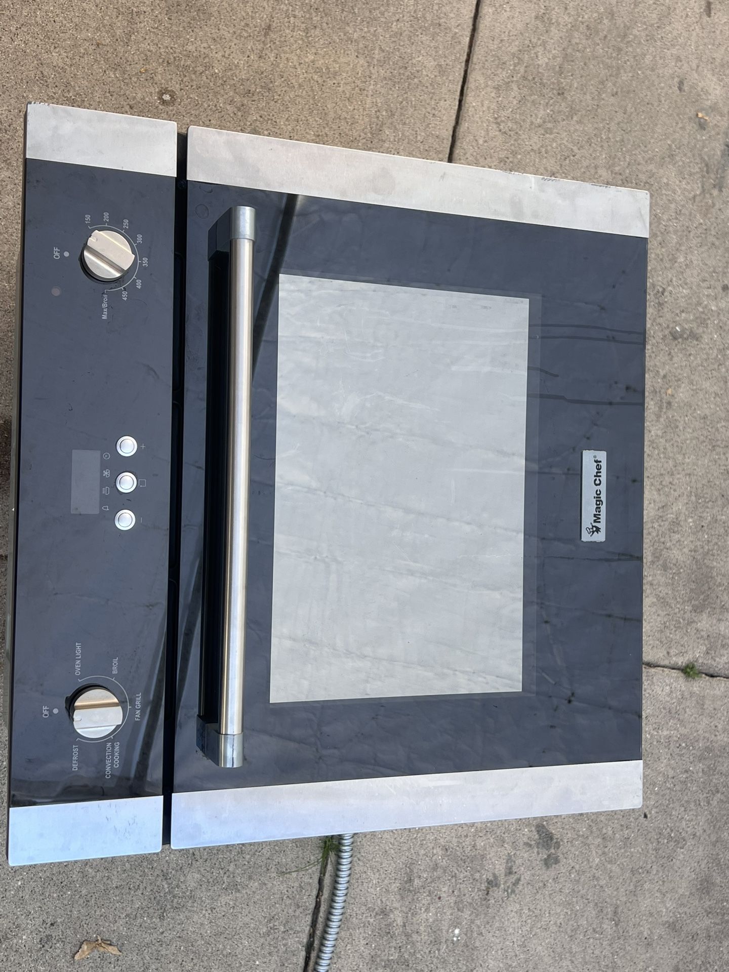 24 in. 2.2 cu. ft. Single Electric Wall Oven with Convection and Manual Clean used