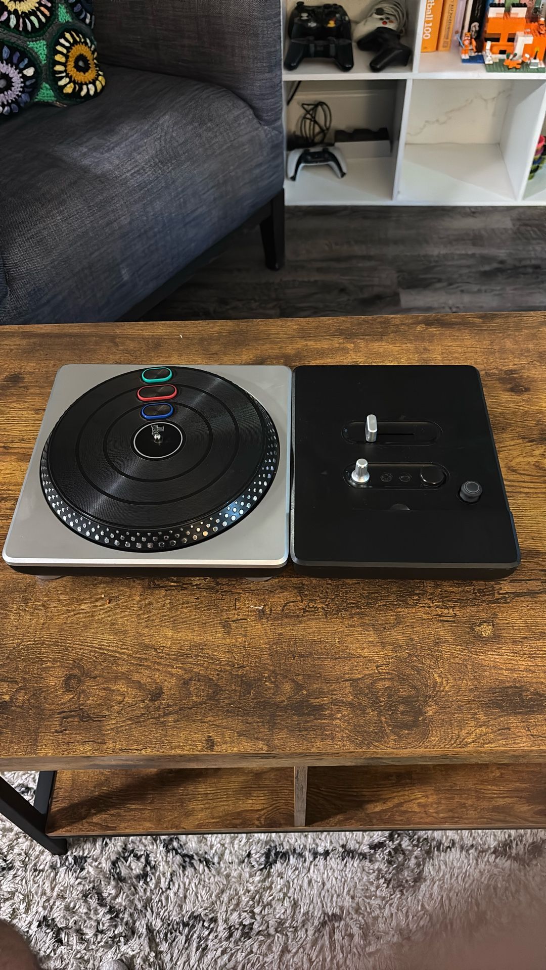 Wii DJ Hero Turntable + DJ Hero 2
