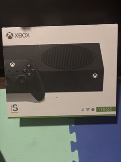 Black Xbox Series S 1TB