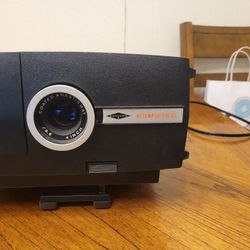 Vintage Sawyer's Automatic Focus Projector.