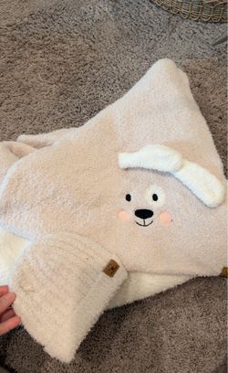 Blanket with beanie