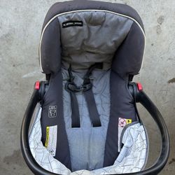 Graco click Connect car seat 