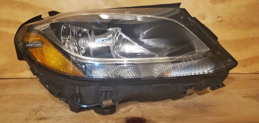 Front Right Passsenger side RH Halogen Headlight for 2015 2017 Mercedes Benz C300 C350e OEM Part # LE12E6293