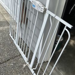 Pet/Child Gate