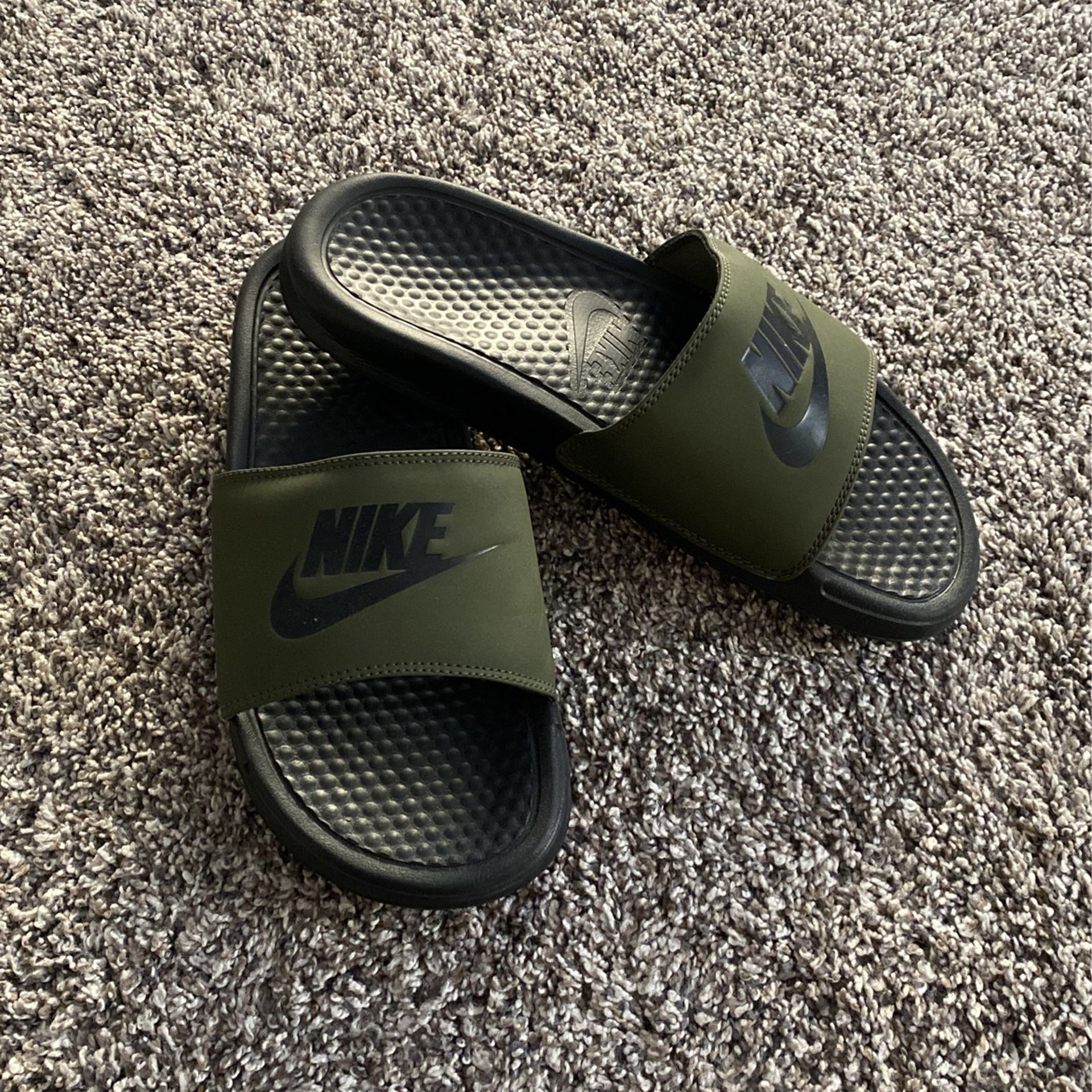 Nike slides- Mens Size 8