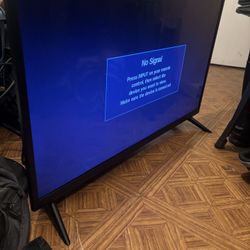 Insignia model NS-32D310NA21 tv used