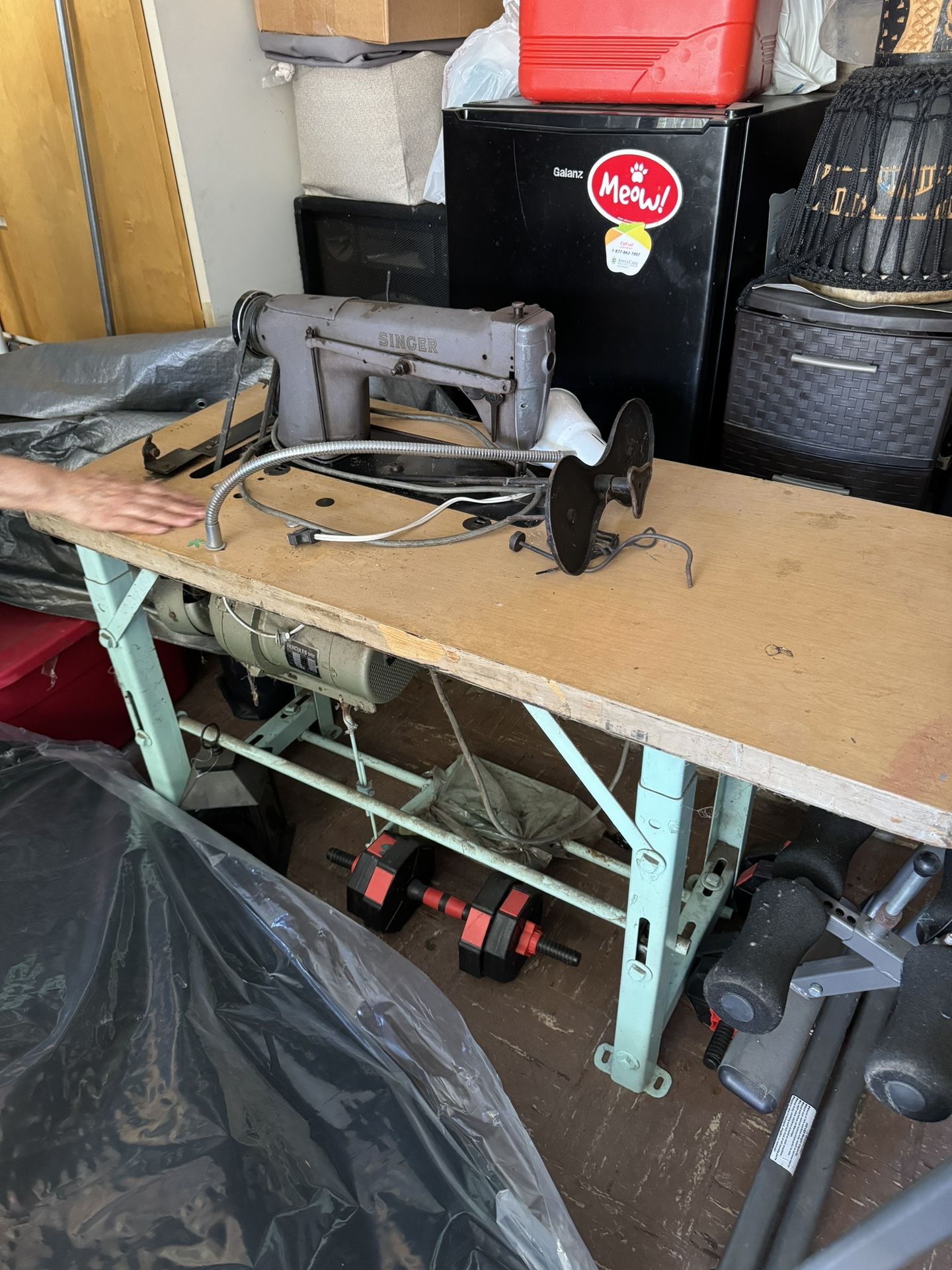 Industrial Sewing Singer Machine