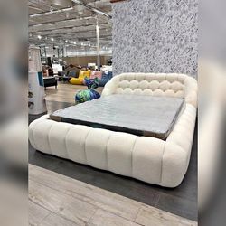 White Color Contemporary Bedframe
