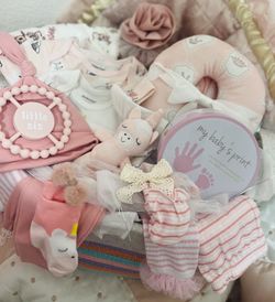Baby shower Basket gift set