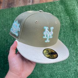 Exclusive SOLD OUT NY NEW YORK METS 59fifty New Era 2 Two Tone Fitted Green With Off  White Brim with Teal UV Not Hat Club Comes With Pin side patch  