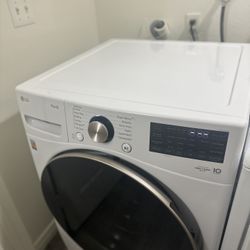  LG 4.5 cu. ft. Front Load Washer with TurboWash 360°