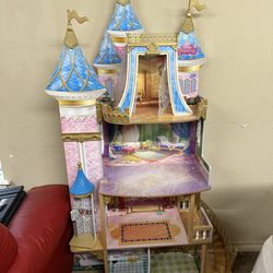 Kidkraft Disney Princess Royal Celebration Dollhouse