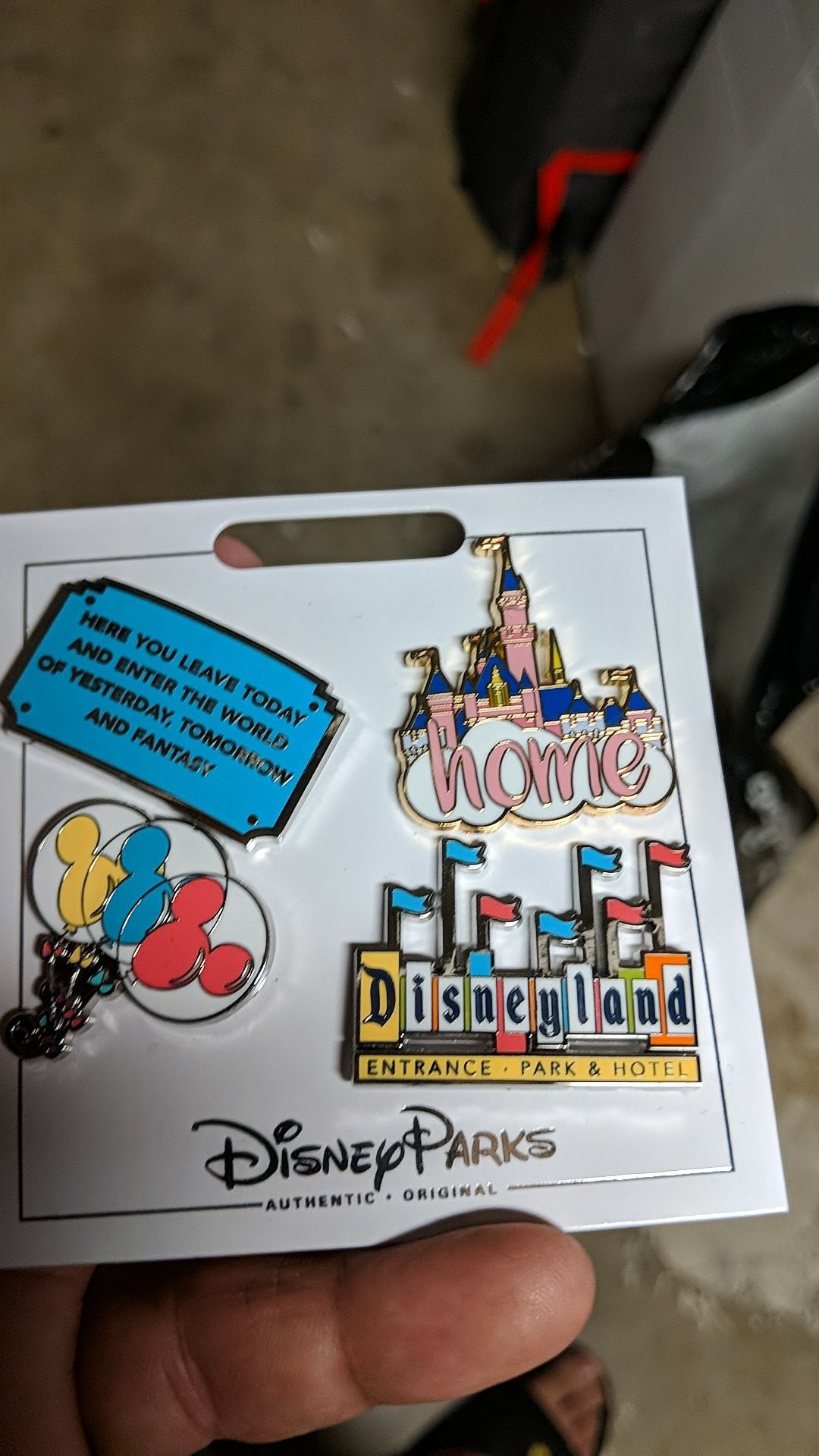 Disney collectible pins set new 10$