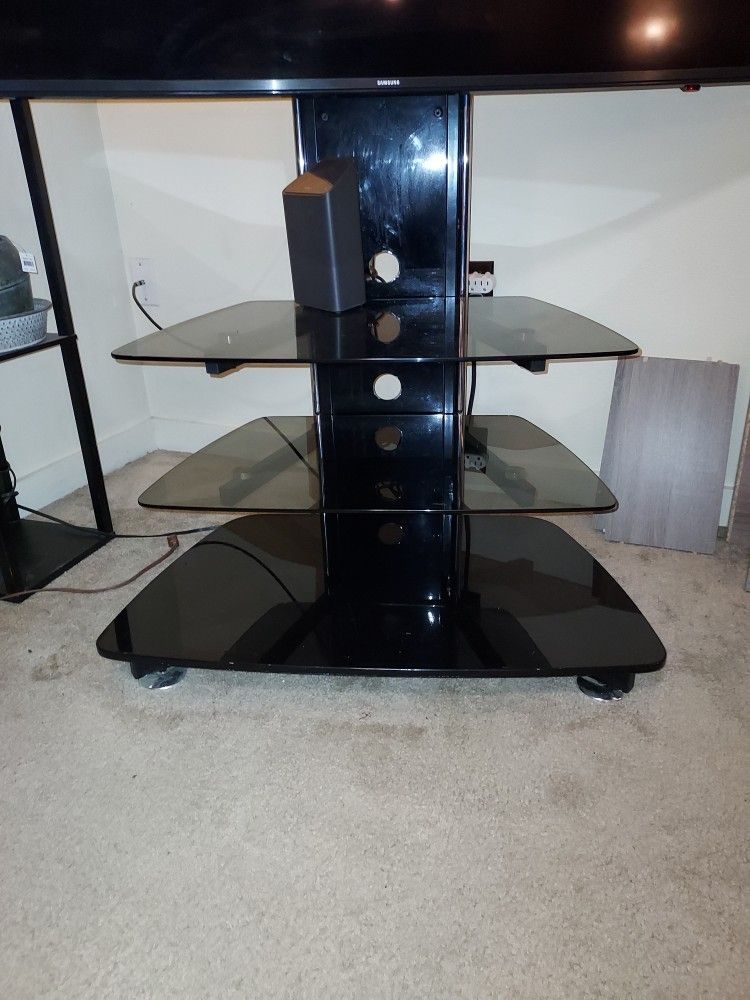 Z-Line Designs Stingray Flat Panel TV Stand W/Integrated Mount