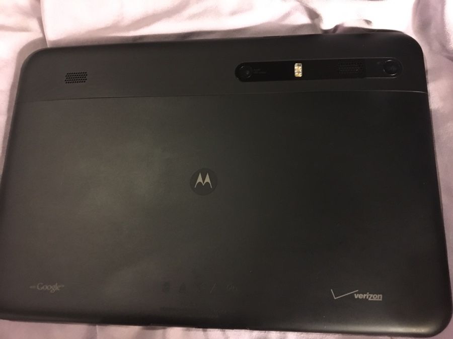Motorola Xoom wifi tablet FCC id: ihdp56lu1