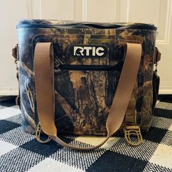 RTIC Camouflage Outdoor Insulated Cooler (Pre-Owned) 