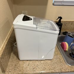 Countertop Ice Maker – Excellent Condition