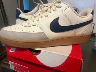 Mens Nike court vision low