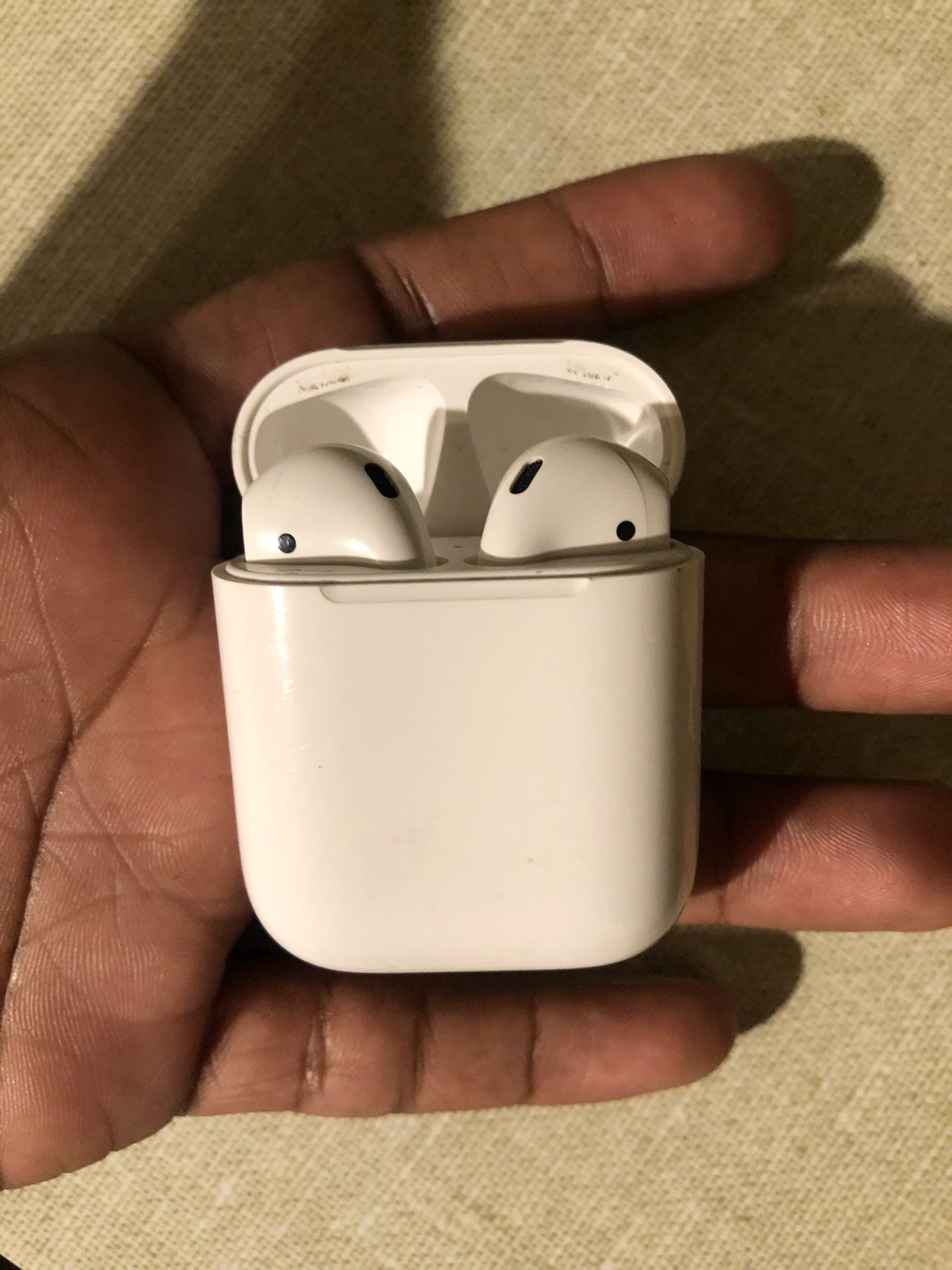 Apple AirPods