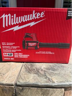 Milwaukee M12 compact  Blower